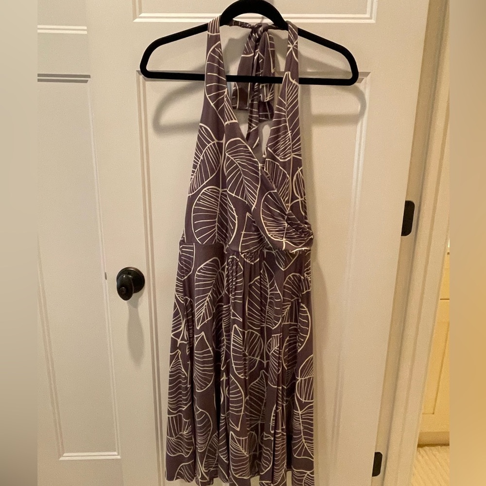 Boden Gray Knit Halter Dress with modern botanical print and pockets. Size 12.